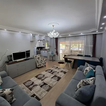Deniz Yildizi Sitesi Havuzlu Villa