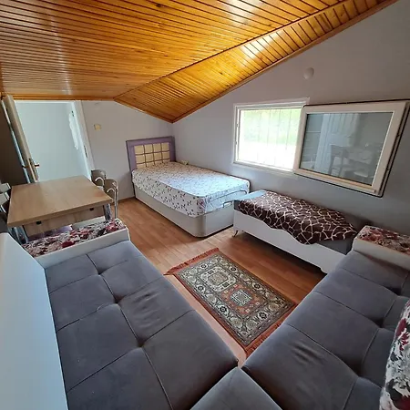 Deniz Yildizi Sitesi Havuzlu Villa Kusadasi