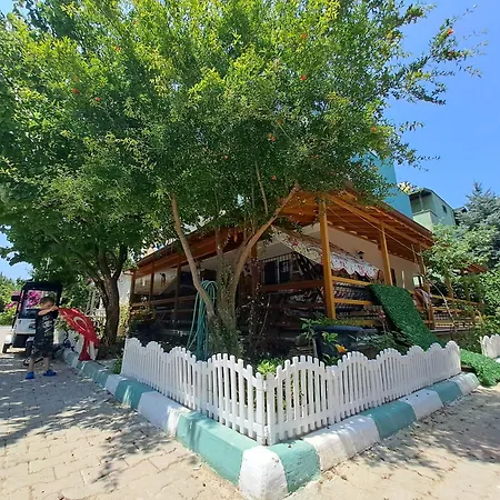 Deniz Yildizi Sitesi Havuzlu * Kusadasi
