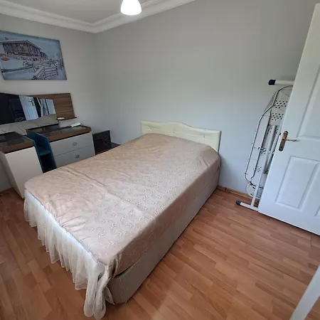Villa Deniz Yildizi Sitesi Havuzlu Kusadasi