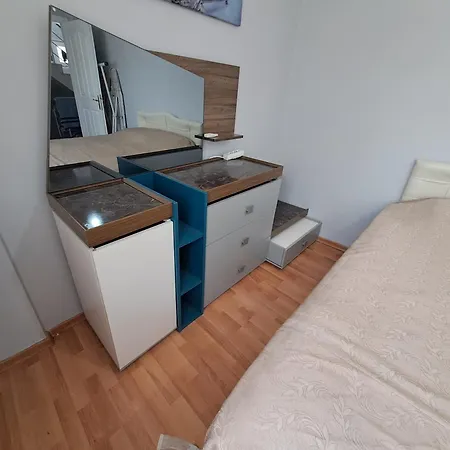 Deniz Yildizi Sitesi Havuzlu