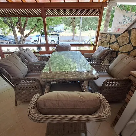 Deniz Yildizi Sitesi Havuzlu Villa *