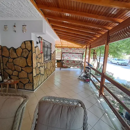 Deniz Yildizi Sitesi Havuzlu Villa
