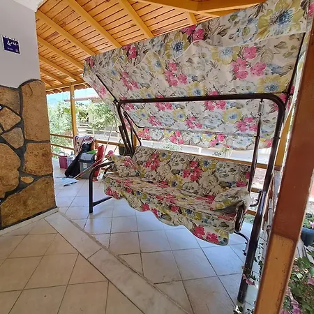 Deniz Yildizi Sitesi Havuzlu * Kusadasi