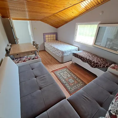 Deniz Yildizi Sitesi Havuzlu