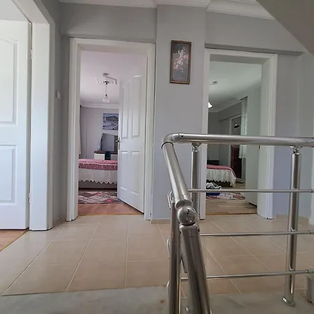 Villa Deniz Yildizi Sitesi Havuzlu Kusadasi