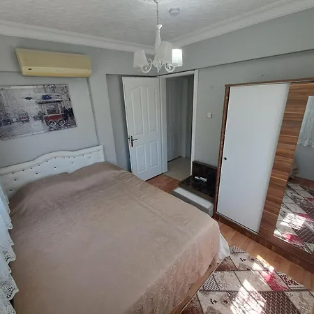 Deniz Yildizi Sitesi Havuzlu Villa *
